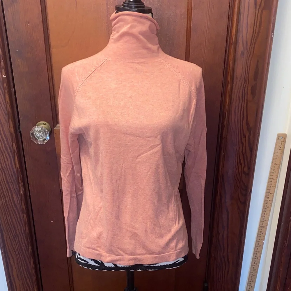 April Cornell Coral turtle neck sweater size medium